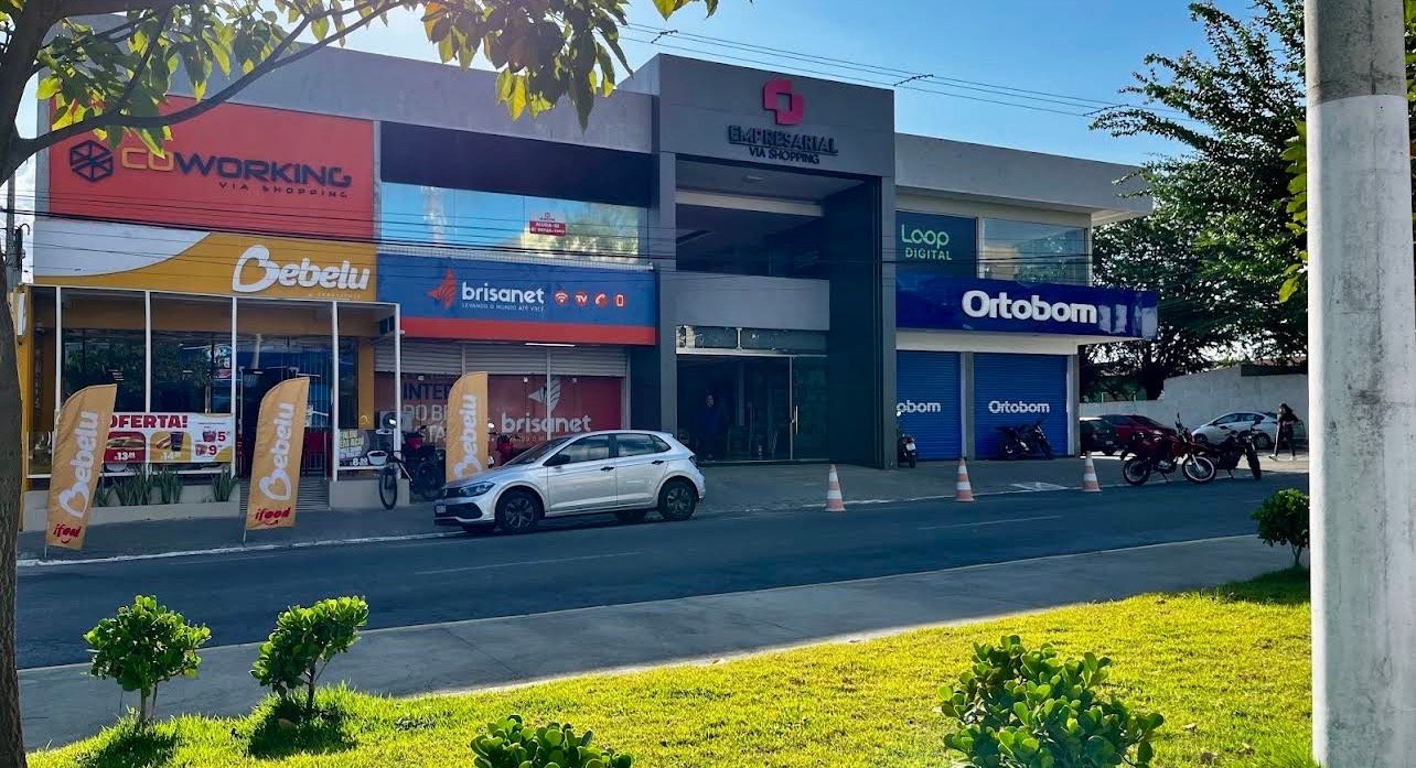 Empresarial Via Shopping